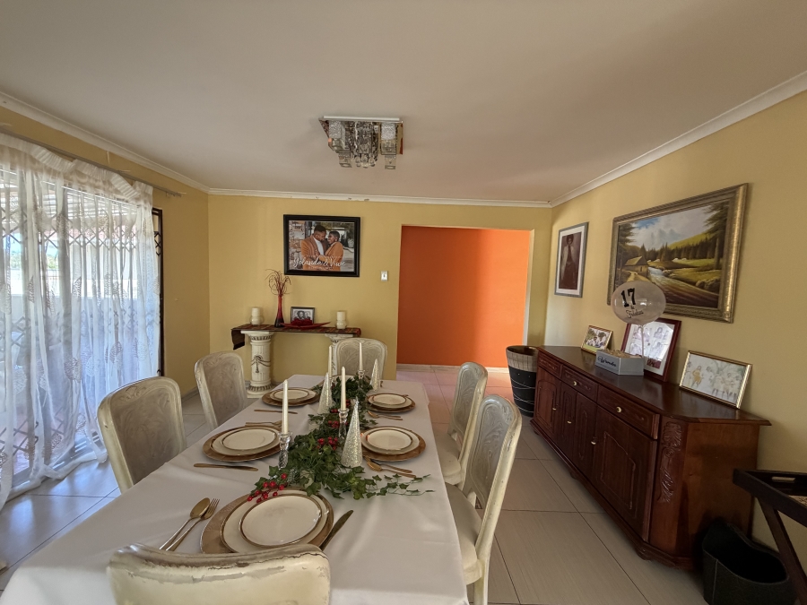 5 Bedroom Property for Sale in Beacon Bay Eastern Cape